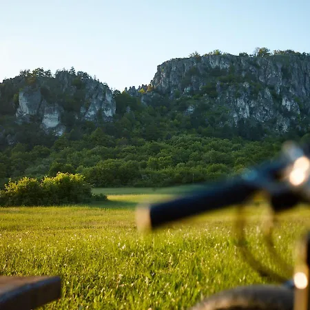 Pod Strazovom بيت ضيافة 3*